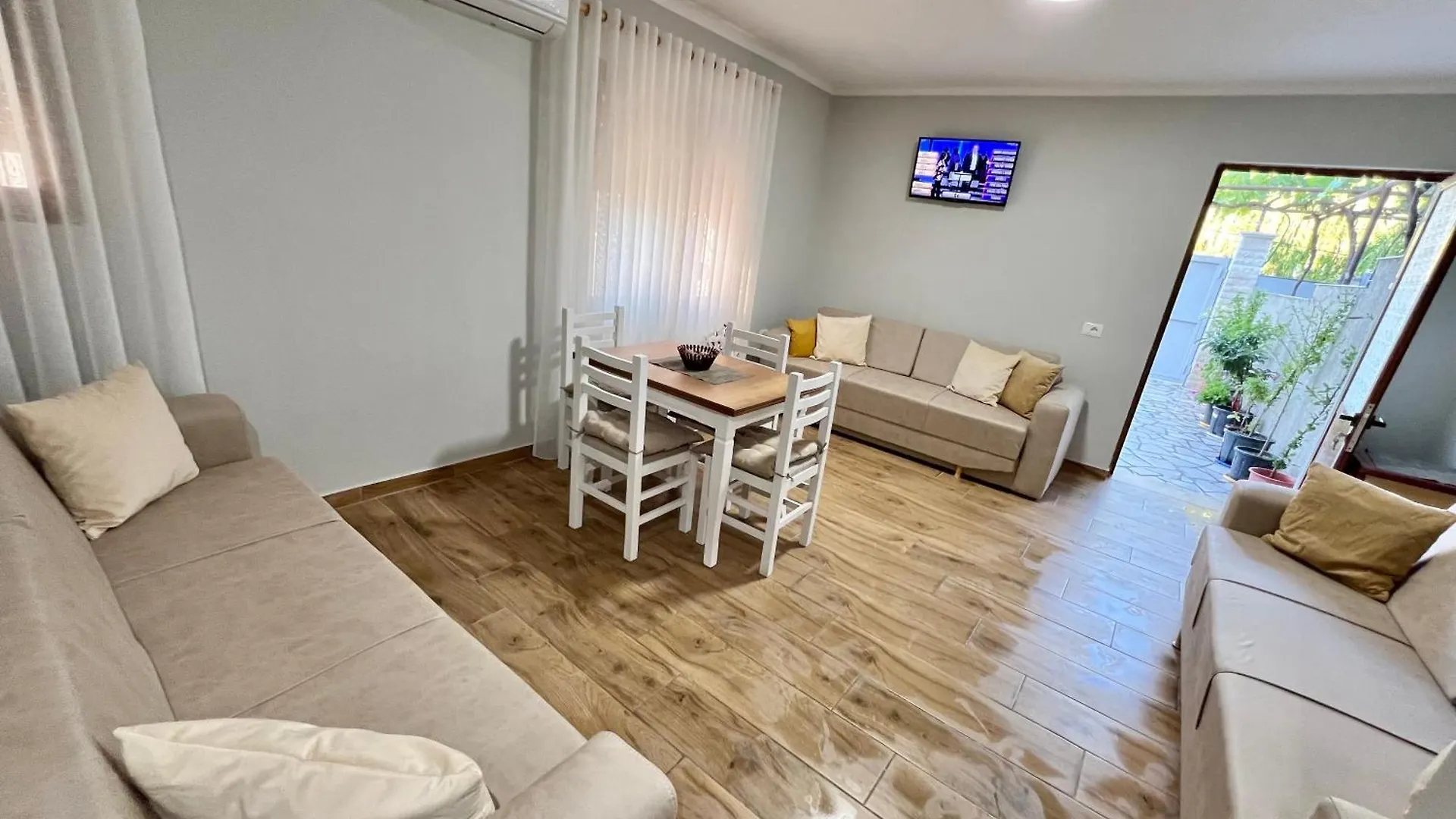Floor Villa 2 Vlorë Albania